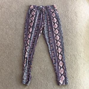 Hippe Pants with band around ankle